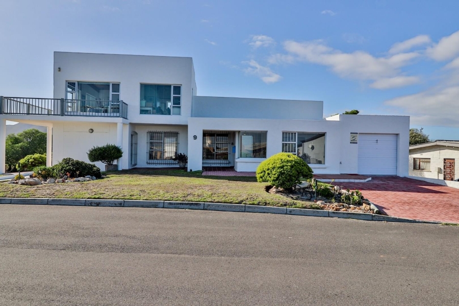 4 Bedroom Property for Sale in De Kelders Western Cape